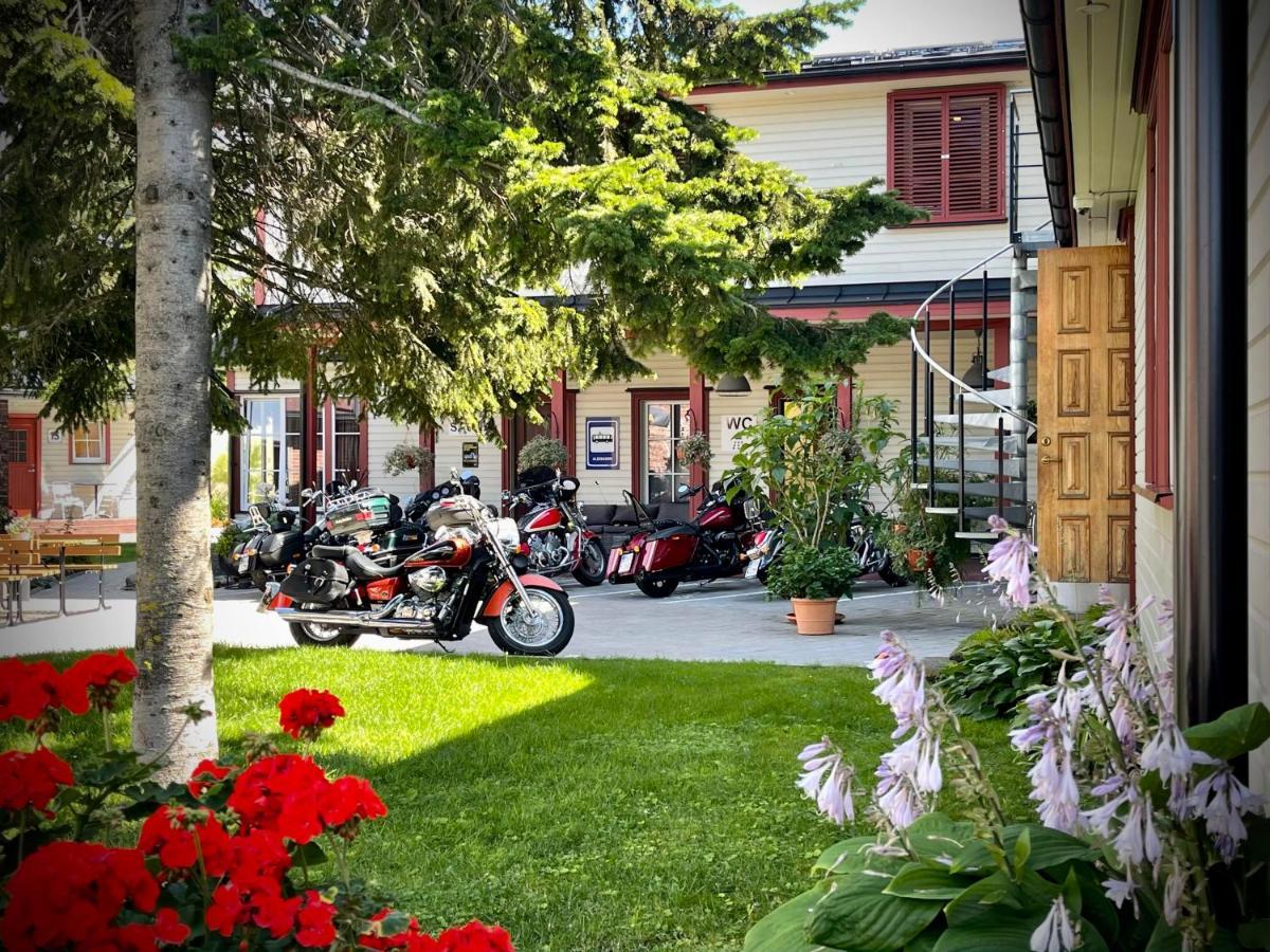 Aleksandri Guesthouse Parnu Exterior photo