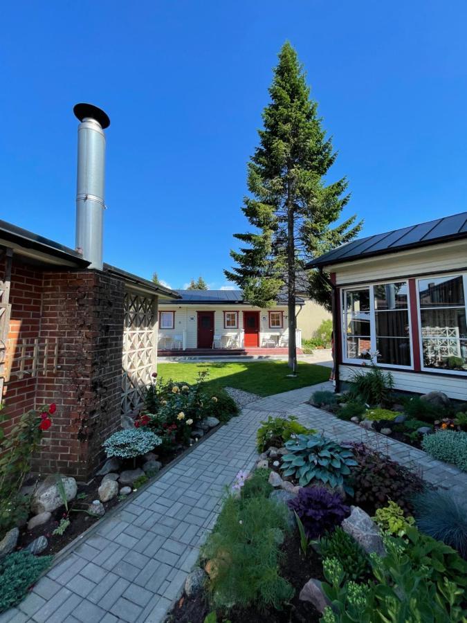 Aleksandri Guesthouse Parnu Exterior photo